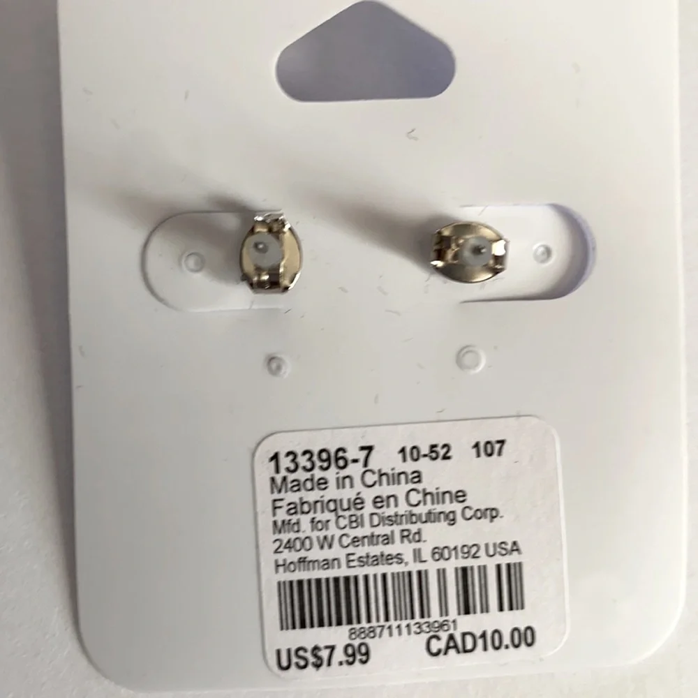 Claire’s Lot of (2) pairs‎ of earrings, NWT - In Original Sealed Packagin…